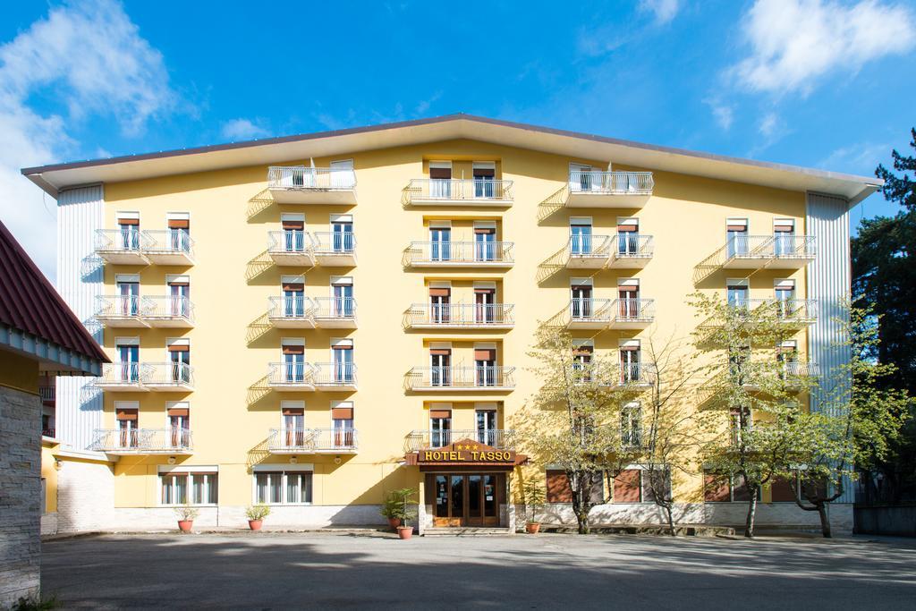 Hotel Tasso Камільятелло-Сілано Екстер'єр фото