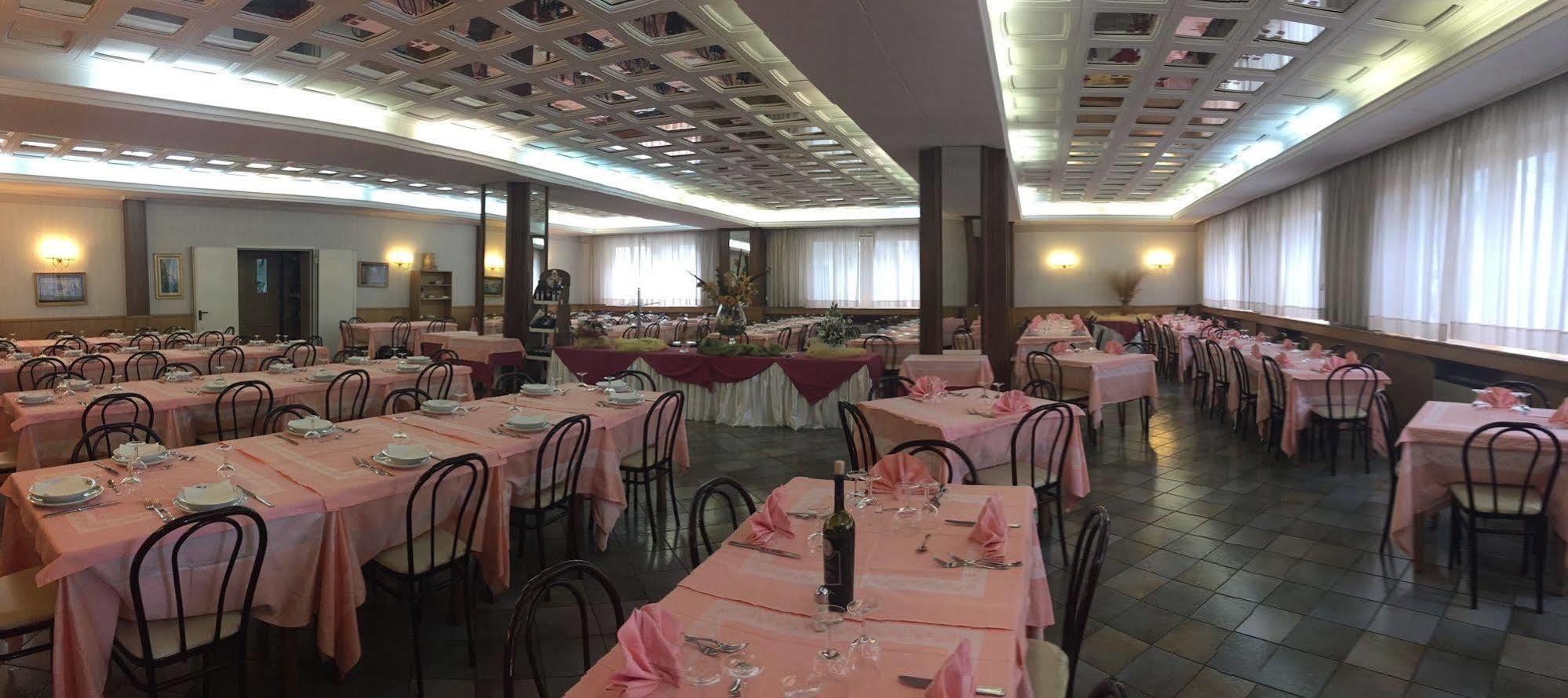 Hotel Tasso Камільятелло-Сілано Екстер'єр фото