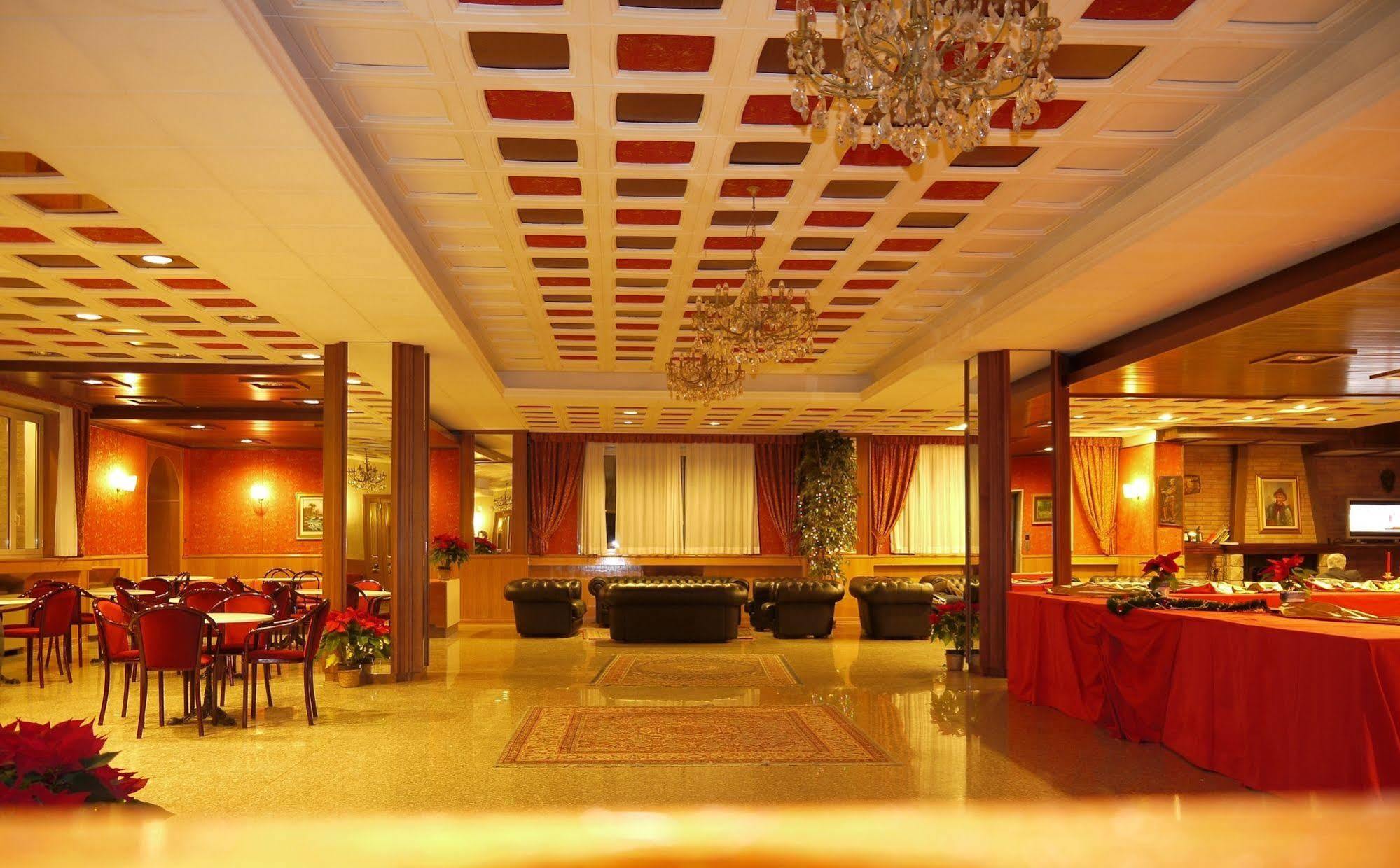 Hotel Tasso Камільятелло-Сілано Екстер'єр фото
