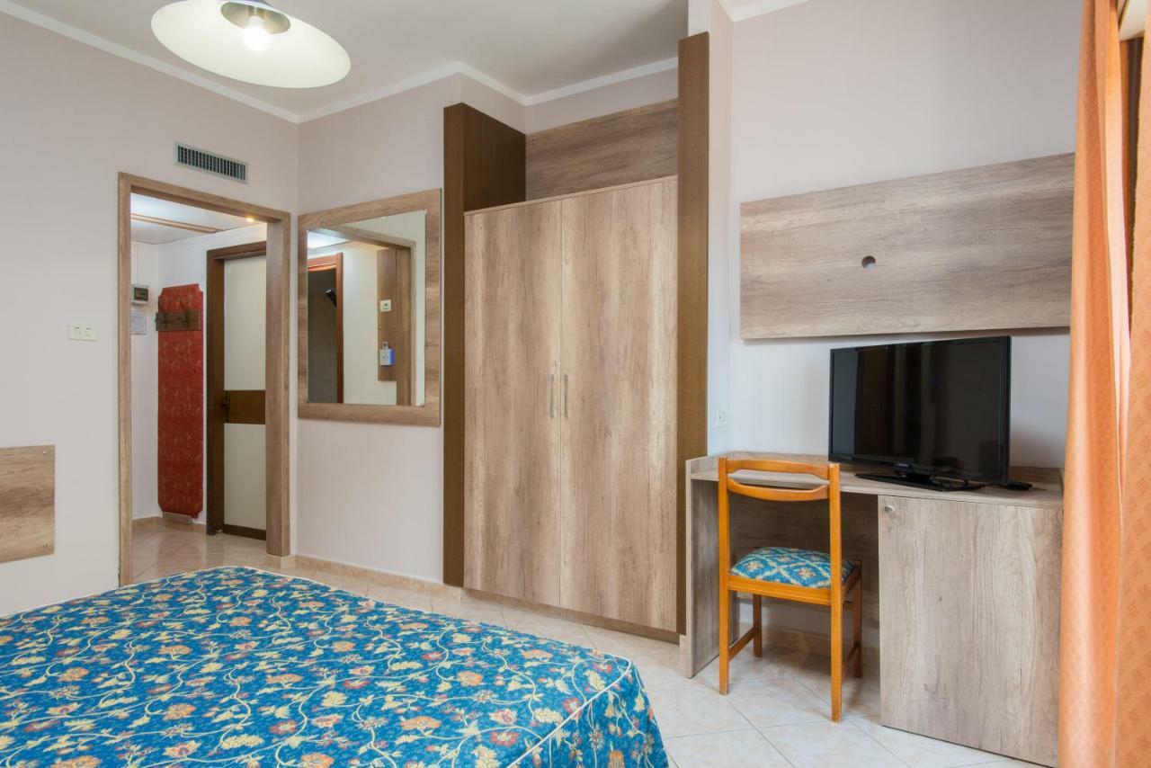 Hotel Tasso Камільятелло-Сілано Екстер'єр фото