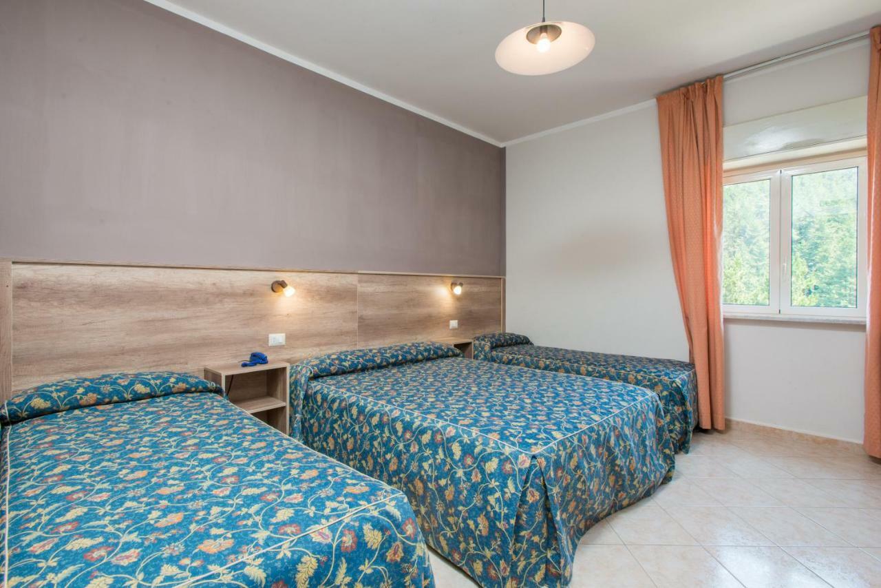 Hotel Tasso Камільятелло-Сілано Екстер'єр фото